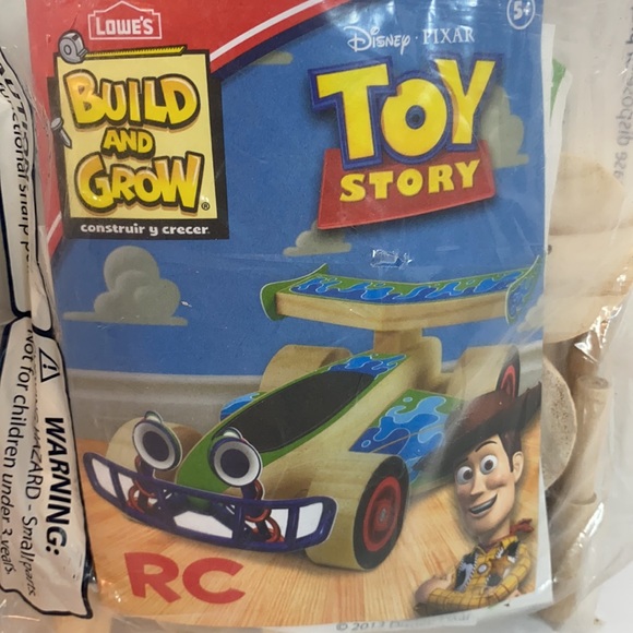 Disney Pixar Toy Story Wood Car Craft Kit - Picture 2 of 4